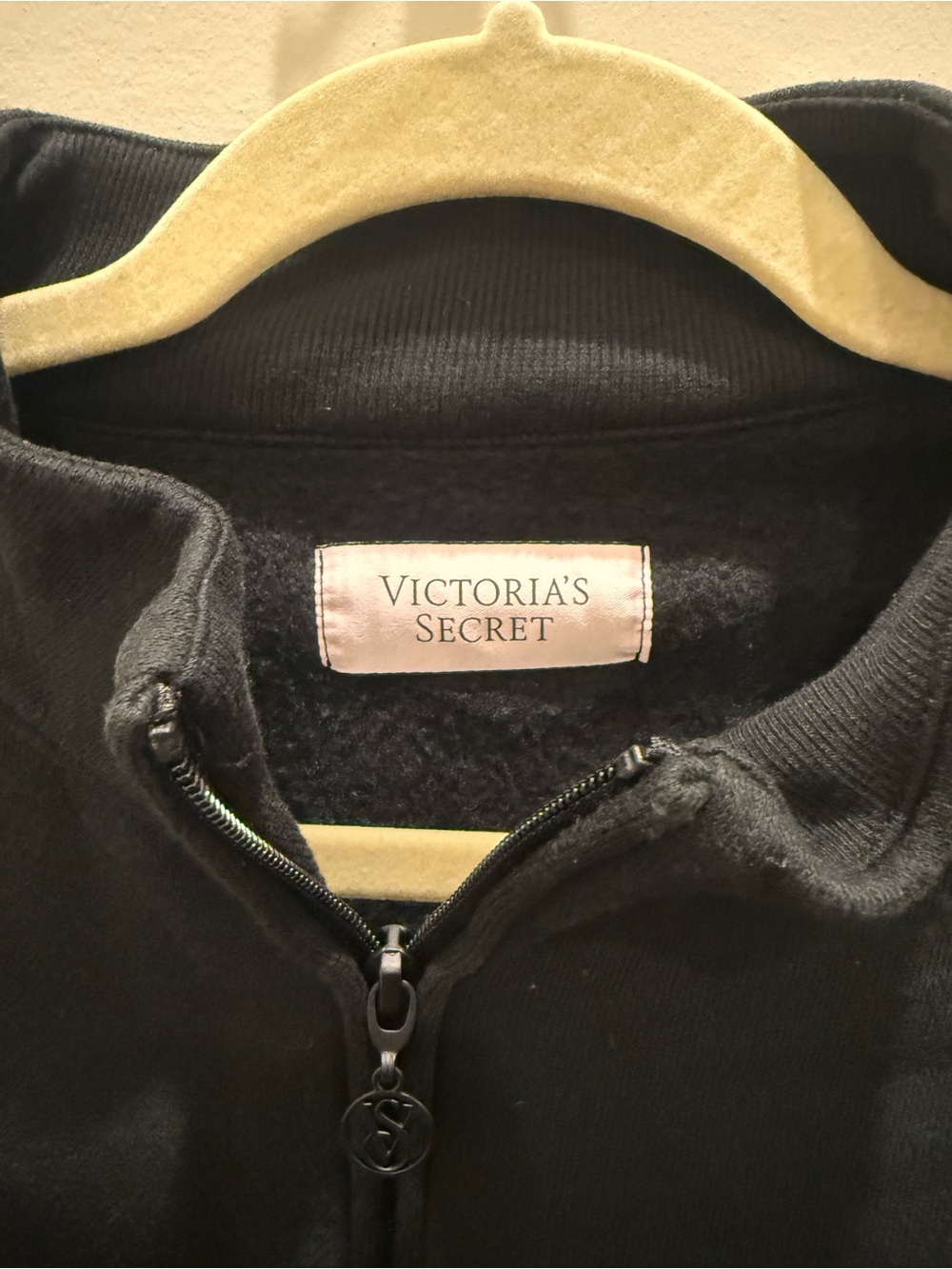 Victoria's Secret Black Half-Zip Sweatshirt Rhinestone Detailing Size XXL - Picture 3 of 5